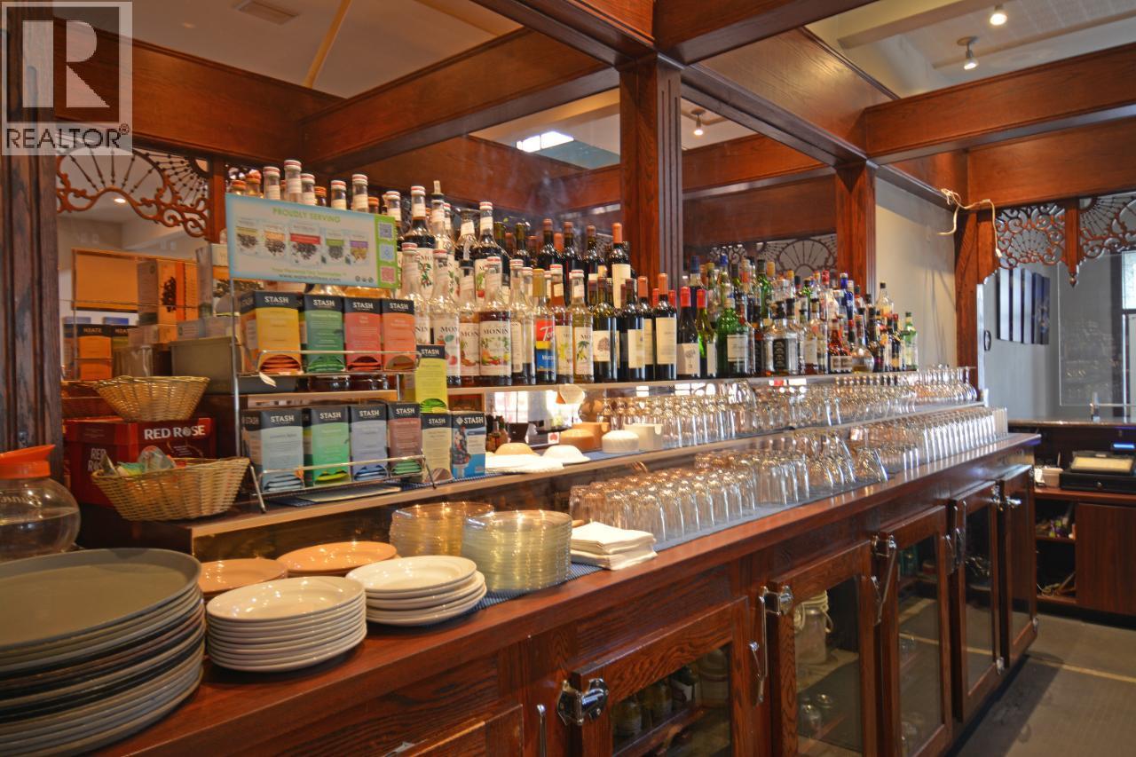  712 NELSON Avenue, Nelson