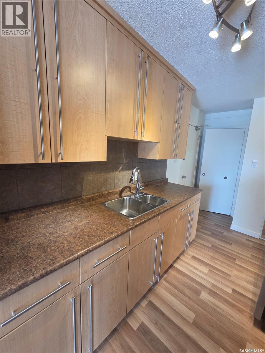 #7 833 B AVENUE N - 5