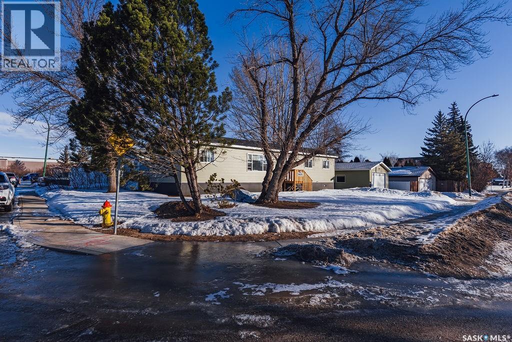 Single Family House Bungalow for Sale in  Parkdale ROAD Saskatoon 