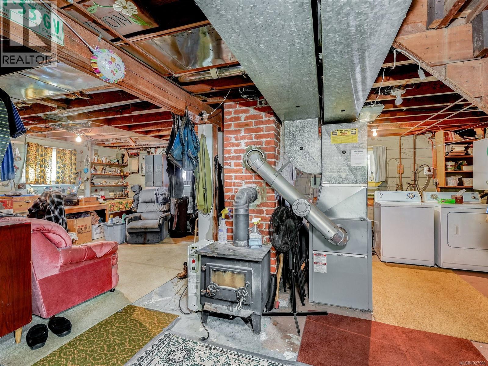  8 Camden Avenue, View Royal