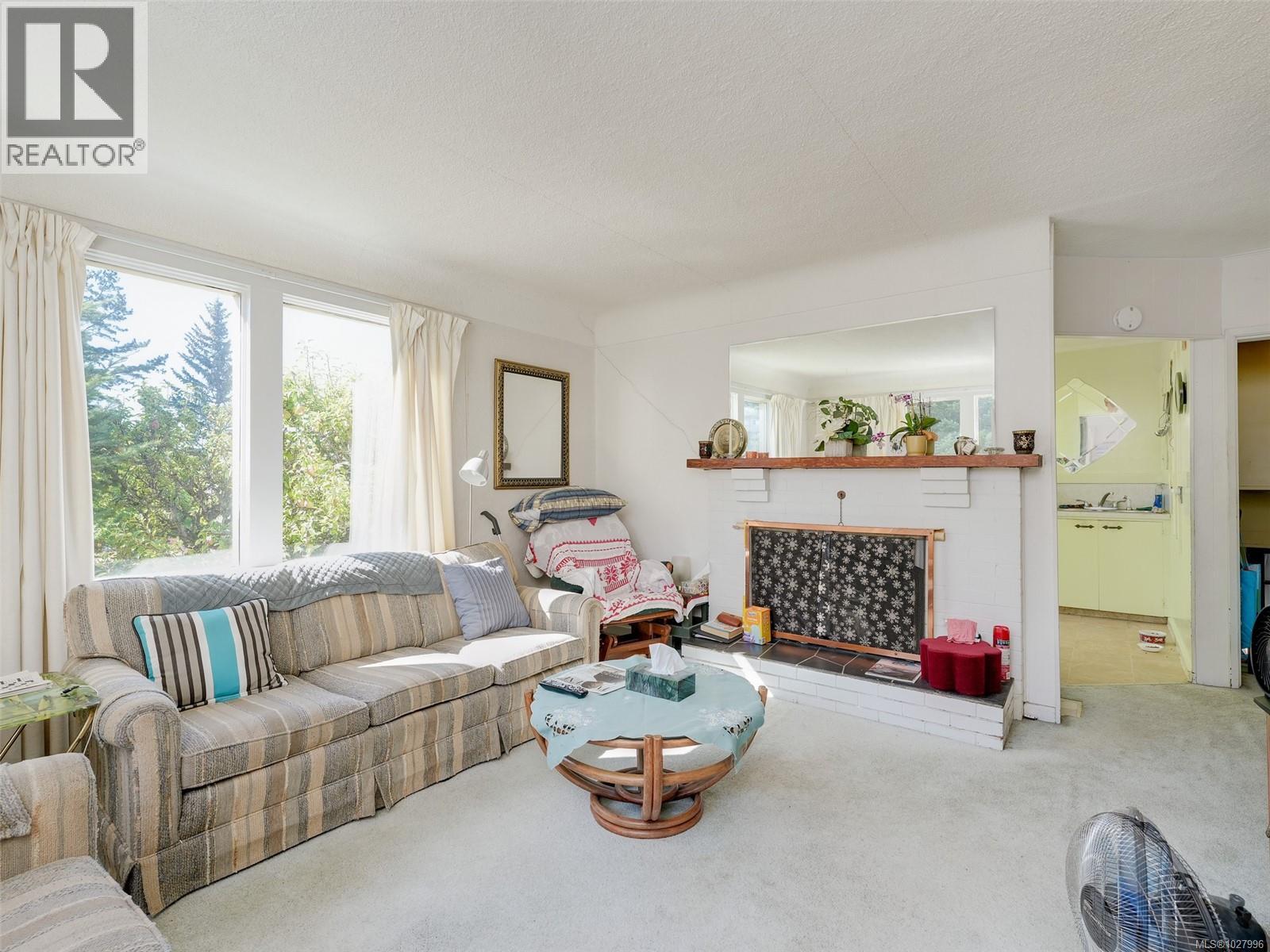  8 Camden Avenue, View Royal