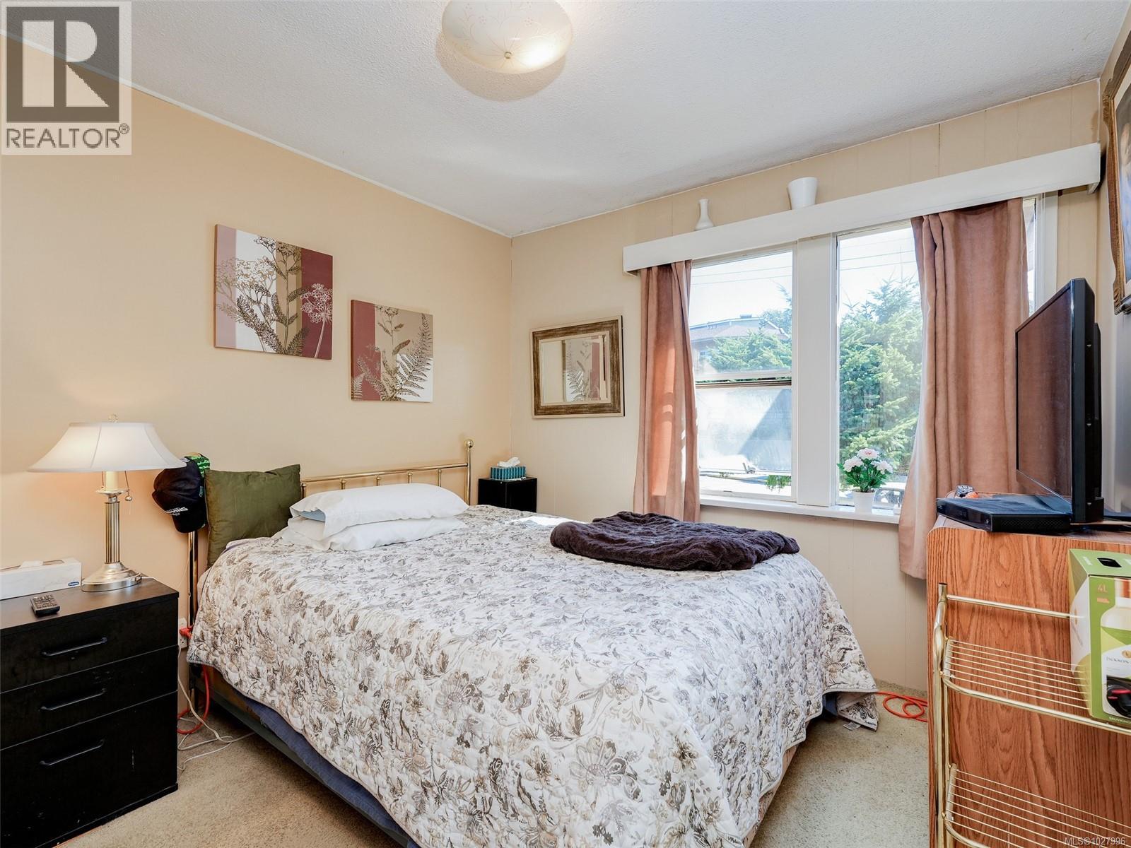  8 Camden Avenue, View Royal