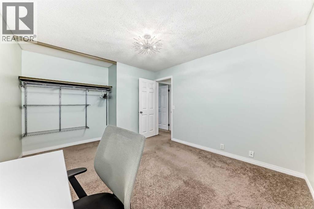 Single Family House for Sale in   Bergen Road NW Beddington Heights Calgary 