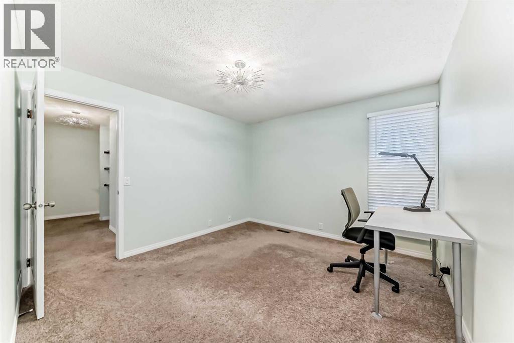 Single Family House for Sale in   Bergen Road NW Beddington Heights Calgary 