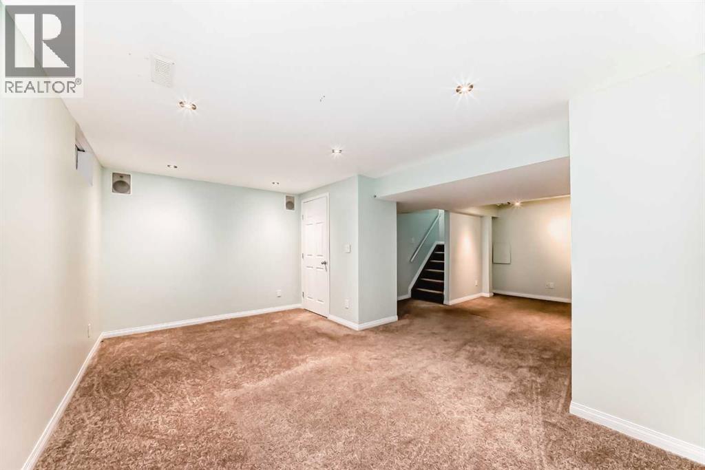 Single Family House for Sale in   Bergen Road NW Beddington Heights Calgary 