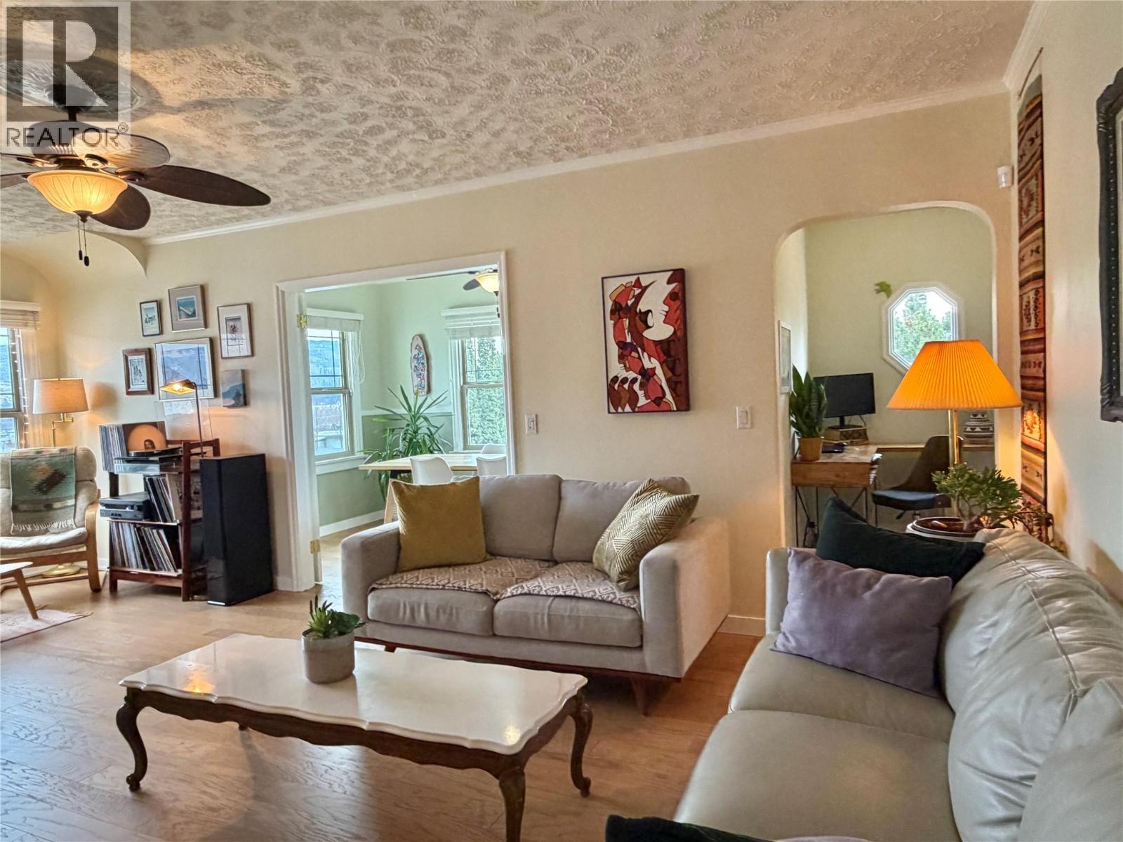 650 School Avenue, Oliver