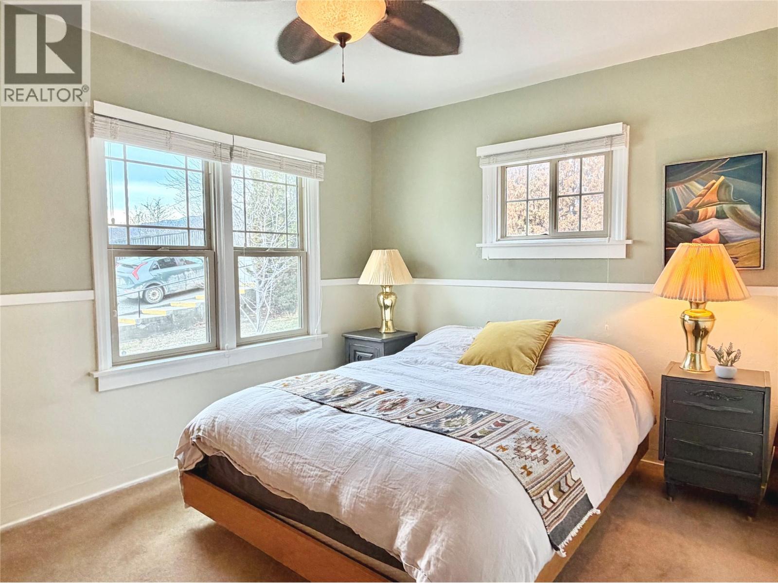 650 School Avenue, Oliver