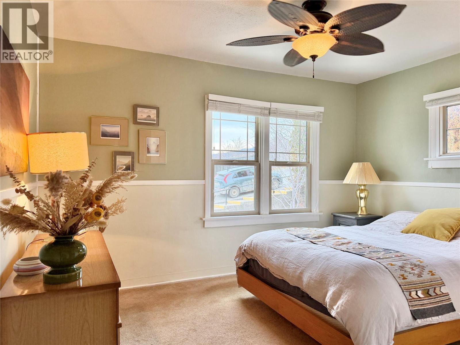 650 School Avenue, Oliver