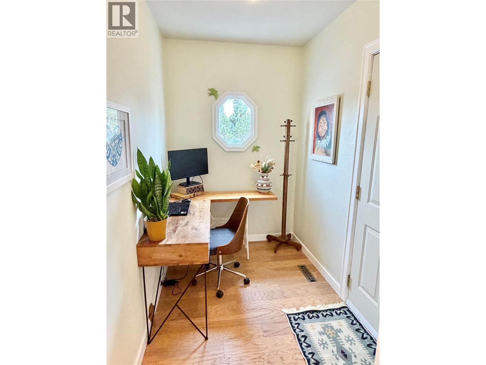 650 School Avenue, Oliver