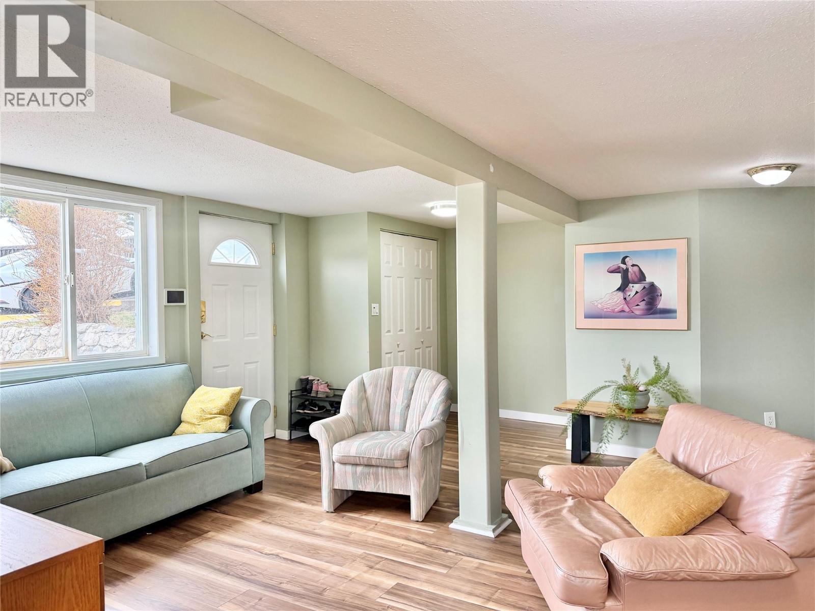 650 School Avenue, Oliver