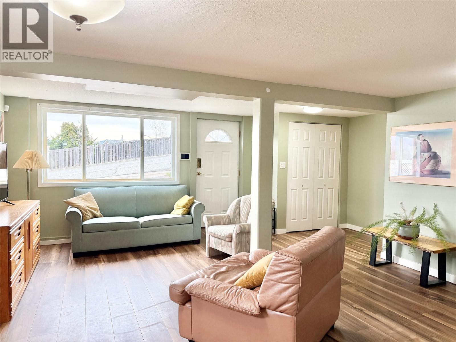 650 School Avenue, Oliver