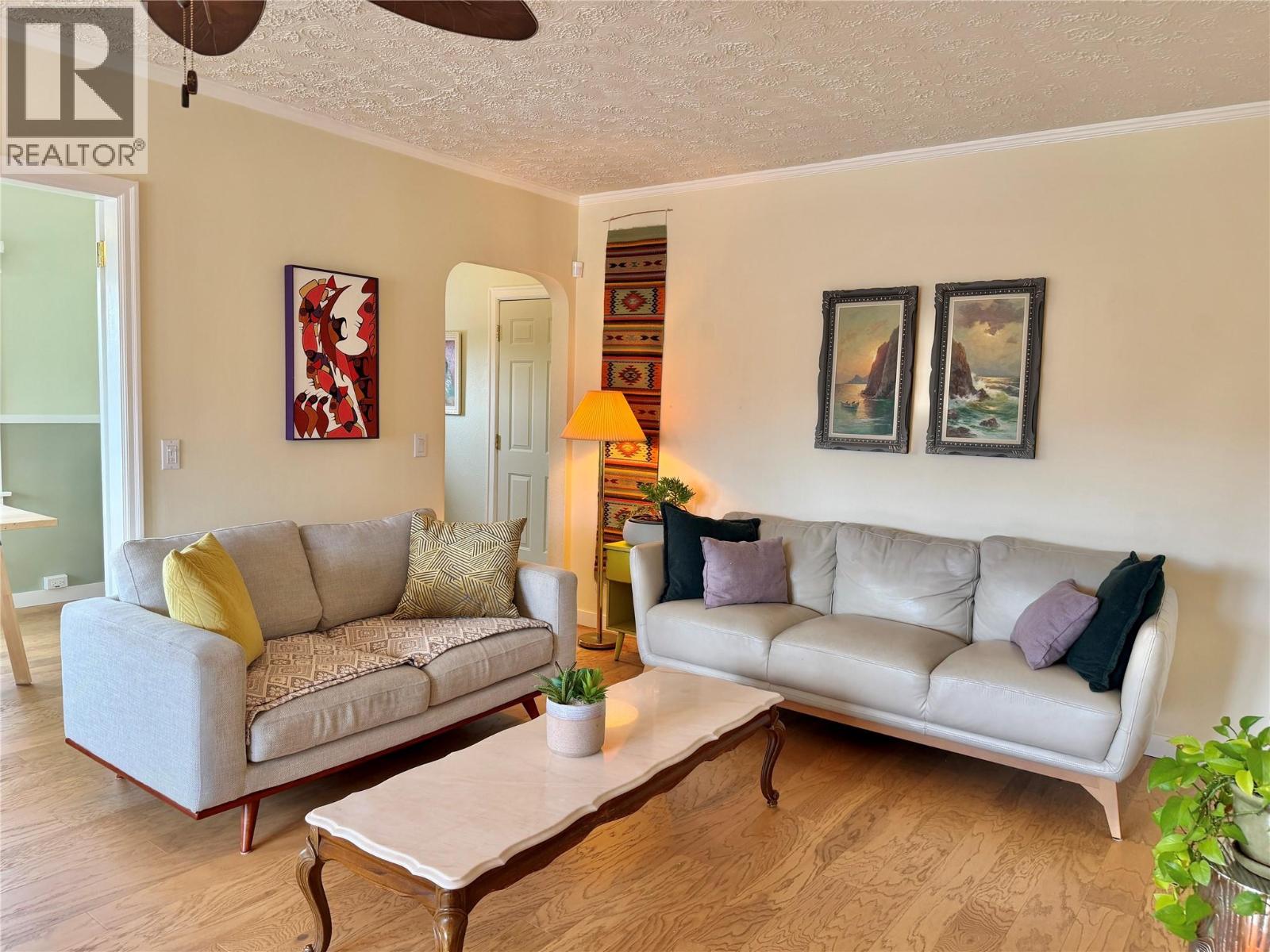 650 School Avenue, Oliver