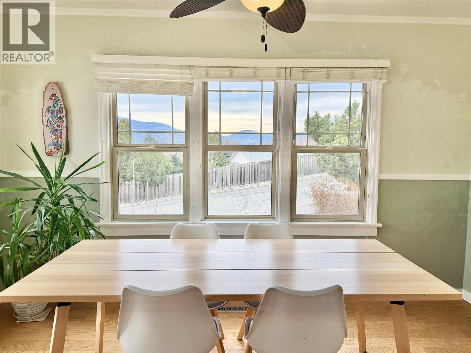 650 School Avenue, Oliver