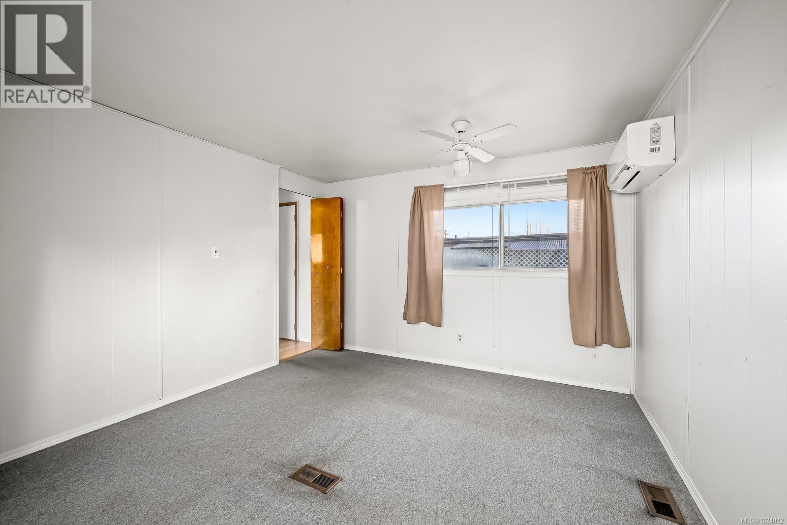 #33 390 COWICHAN AVE - 4