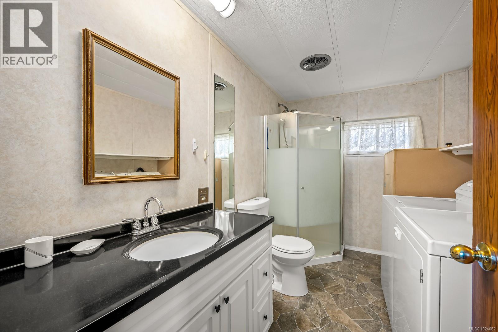 #33 390 COWICHAN AVE - 6