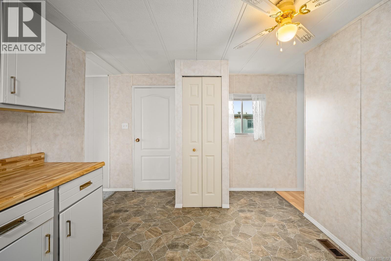 #33 390 COWICHAN AVE - 11