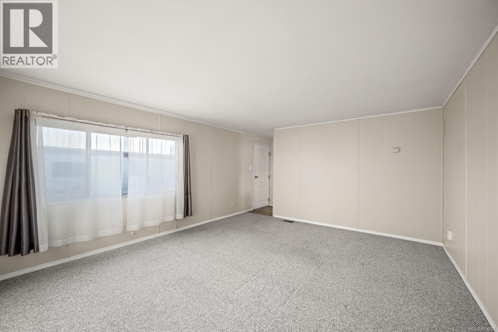 #33 390 COWICHAN AVE - 16