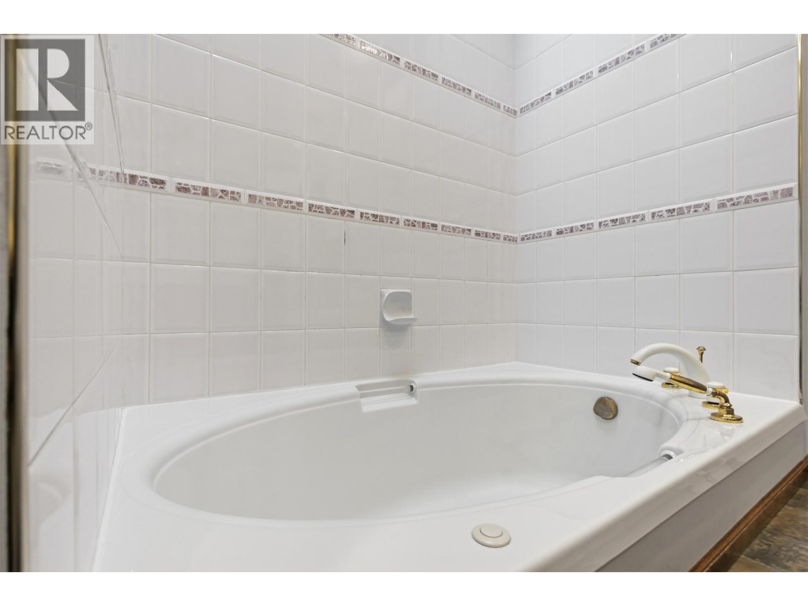 154 COUNTRY CLUB BOULEVARD, Williams Lake