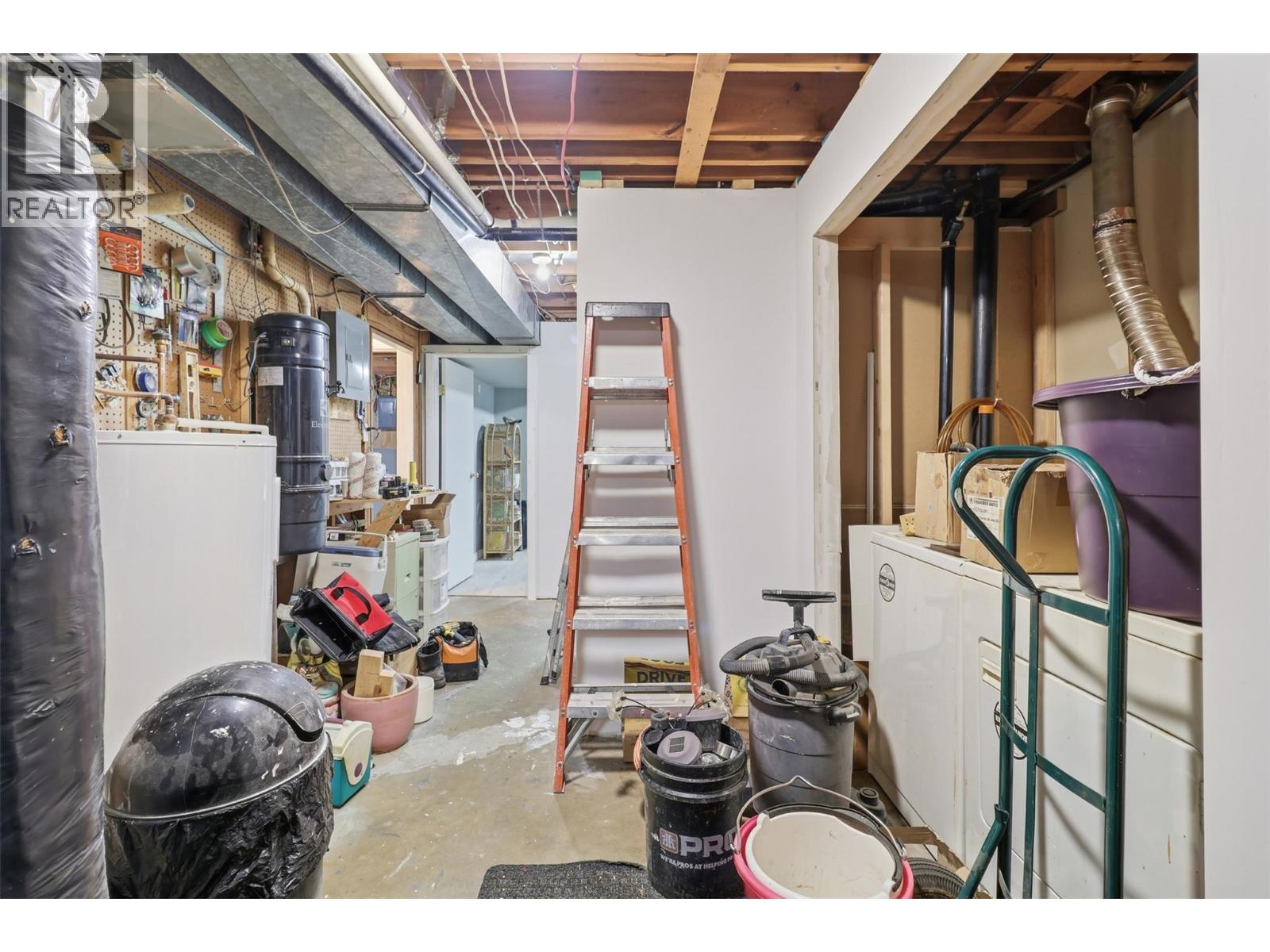 2250 Ponderosa Avenue, Kamloops