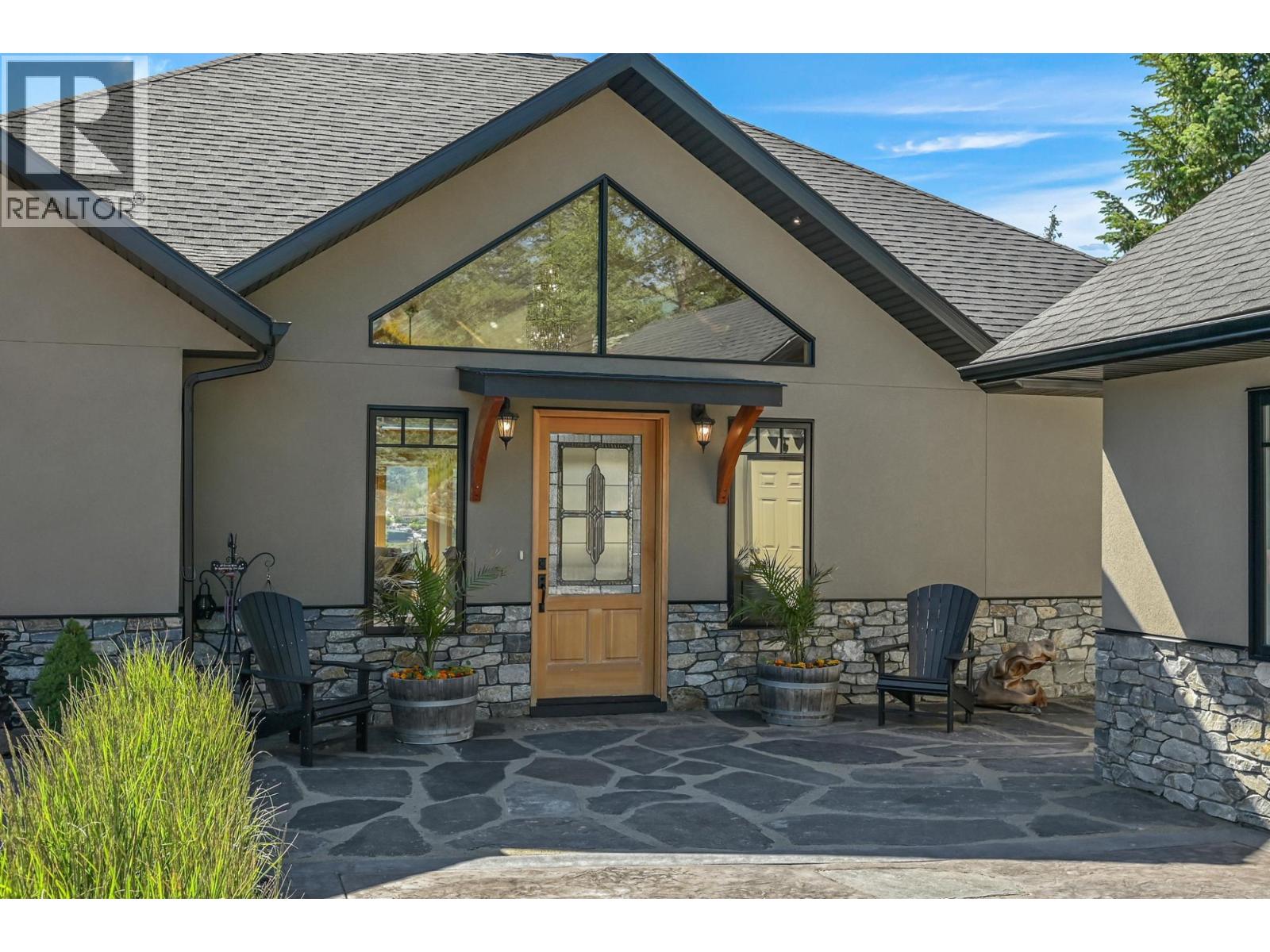 717 LAKEVIEW Drive, Invermere