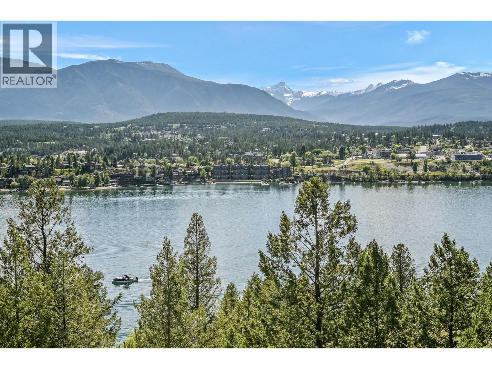 717 LAKEVIEW Drive, Invermere