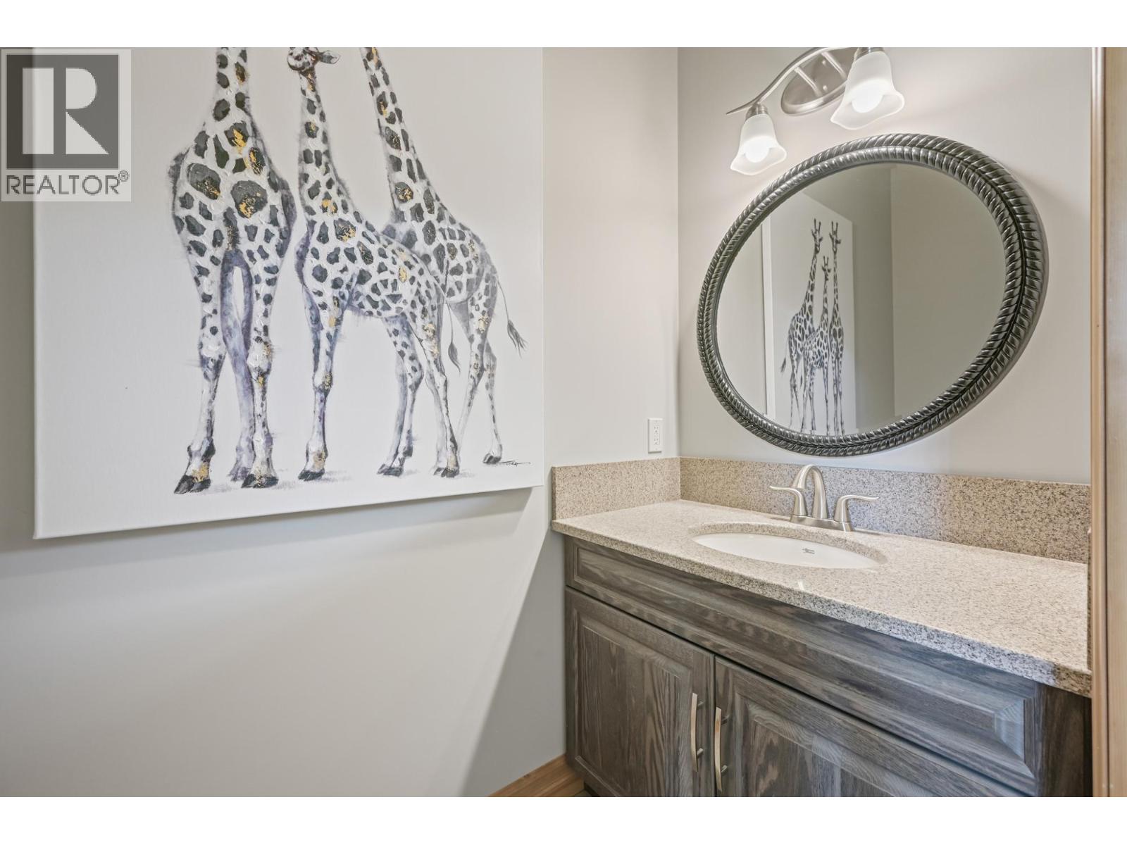 717 LAKEVIEW Drive, Invermere