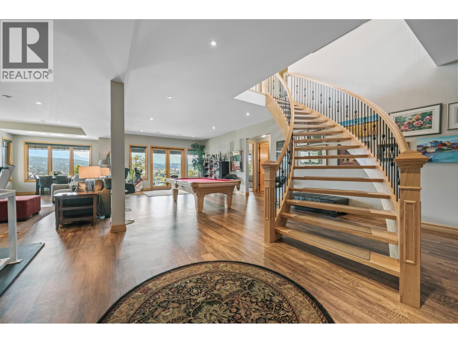 717 LAKEVIEW Drive, Invermere