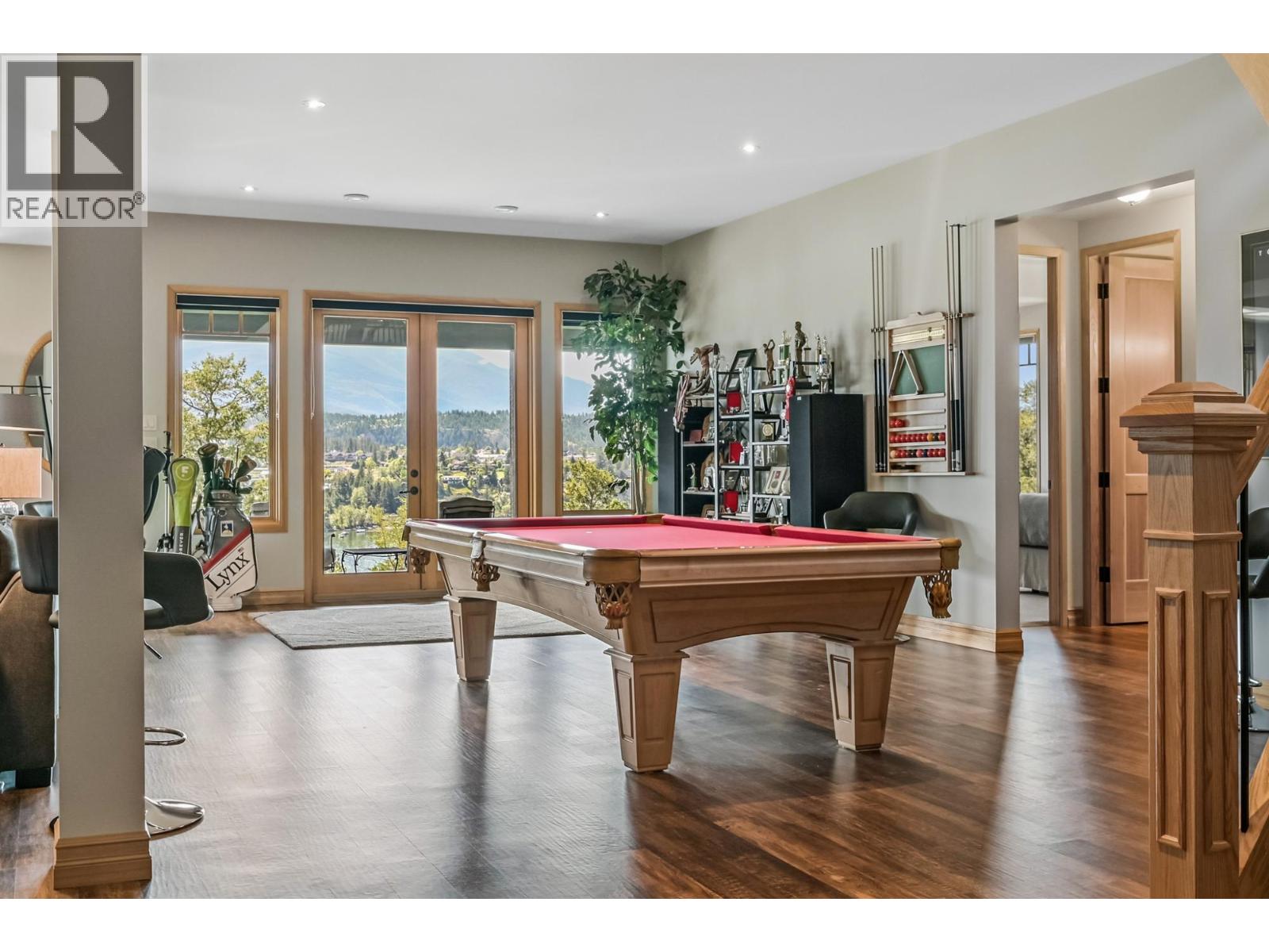 717 LAKEVIEW Drive, Invermere