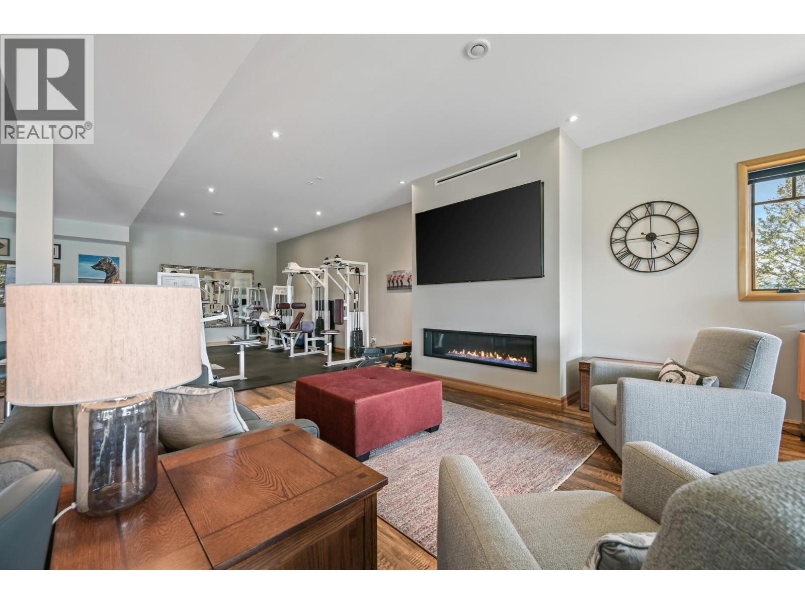 717 LAKEVIEW Drive, Invermere