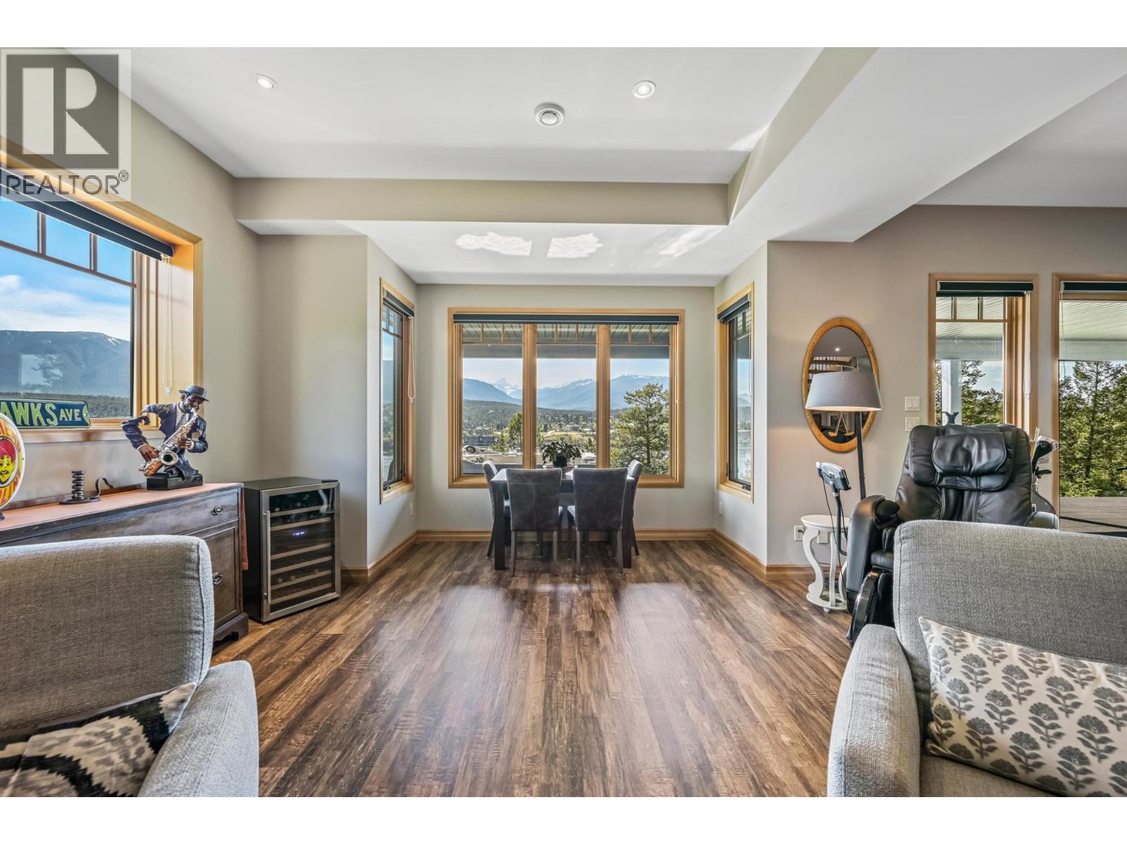 717 LAKEVIEW Drive, Invermere