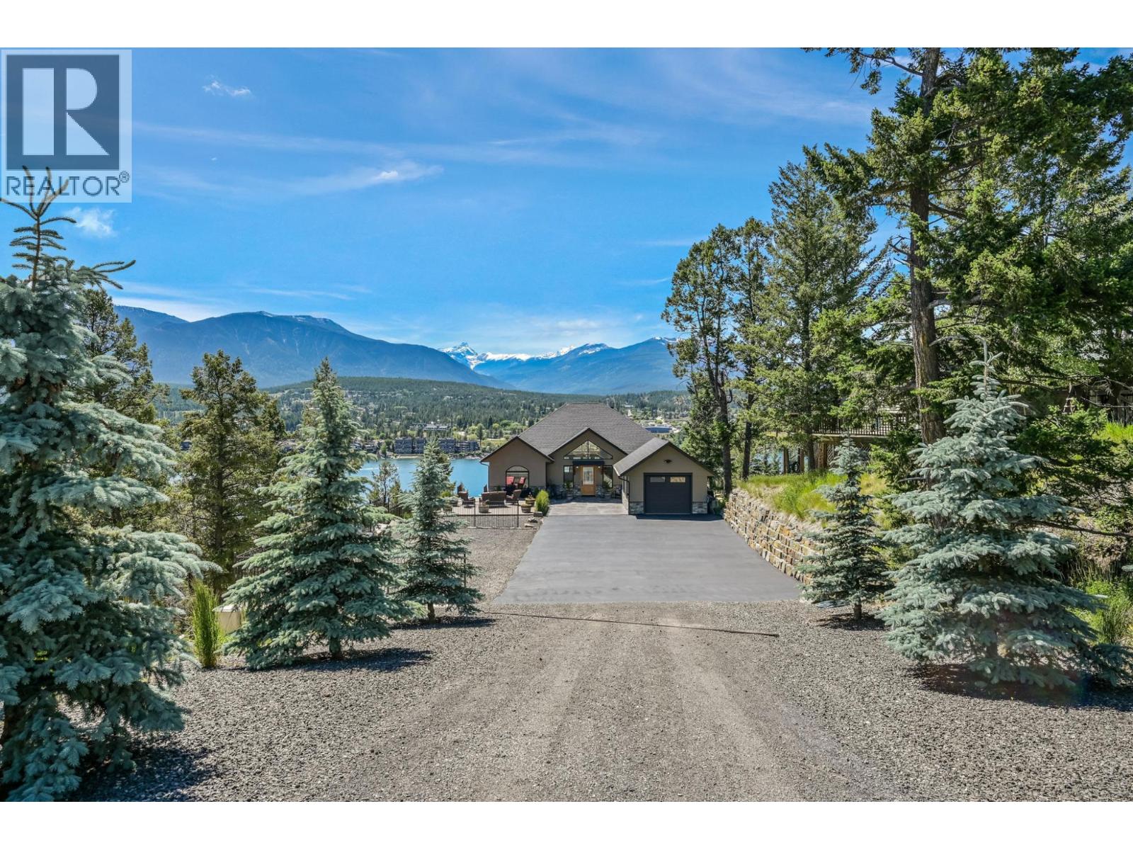 717 LAKEVIEW Drive, Invermere