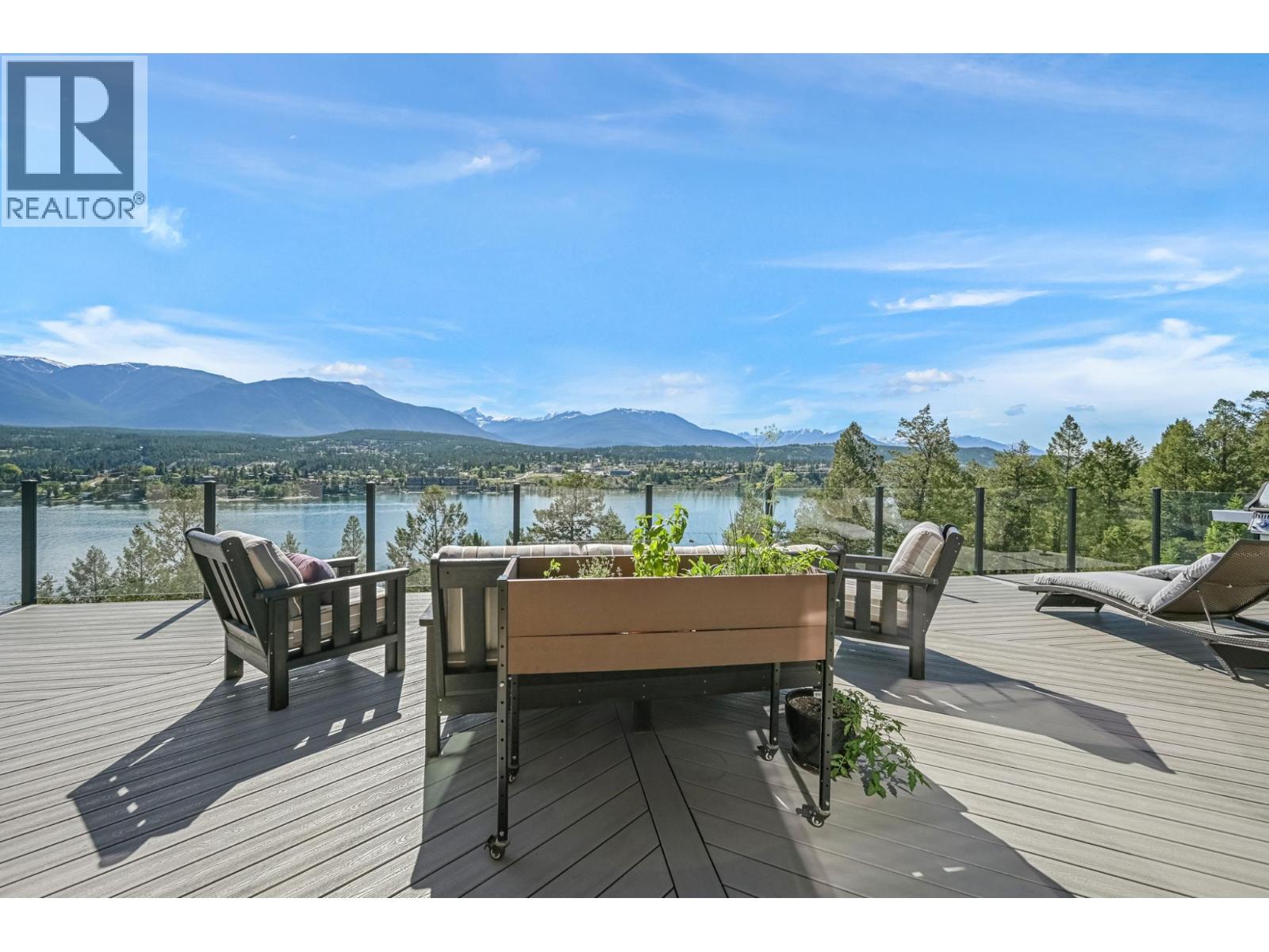 717 LAKEVIEW Drive, Invermere