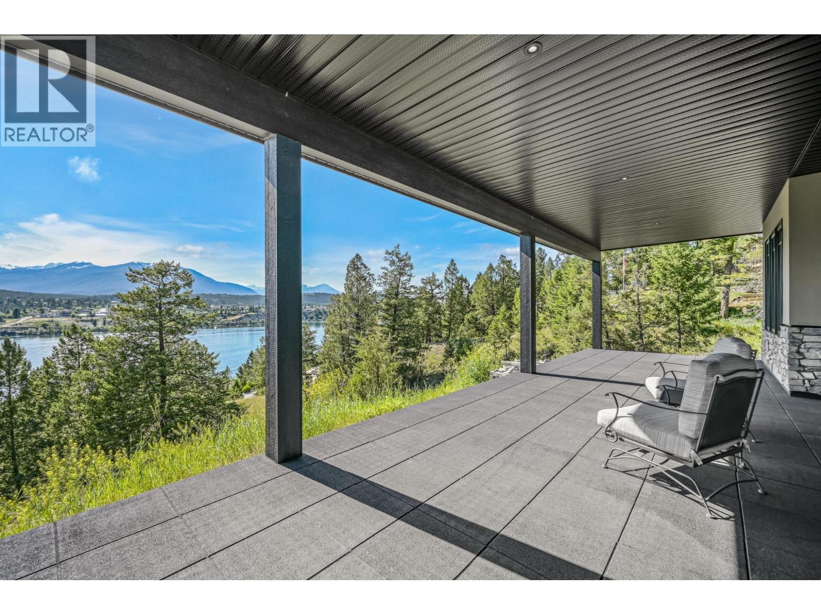 717 LAKEVIEW Drive, Invermere