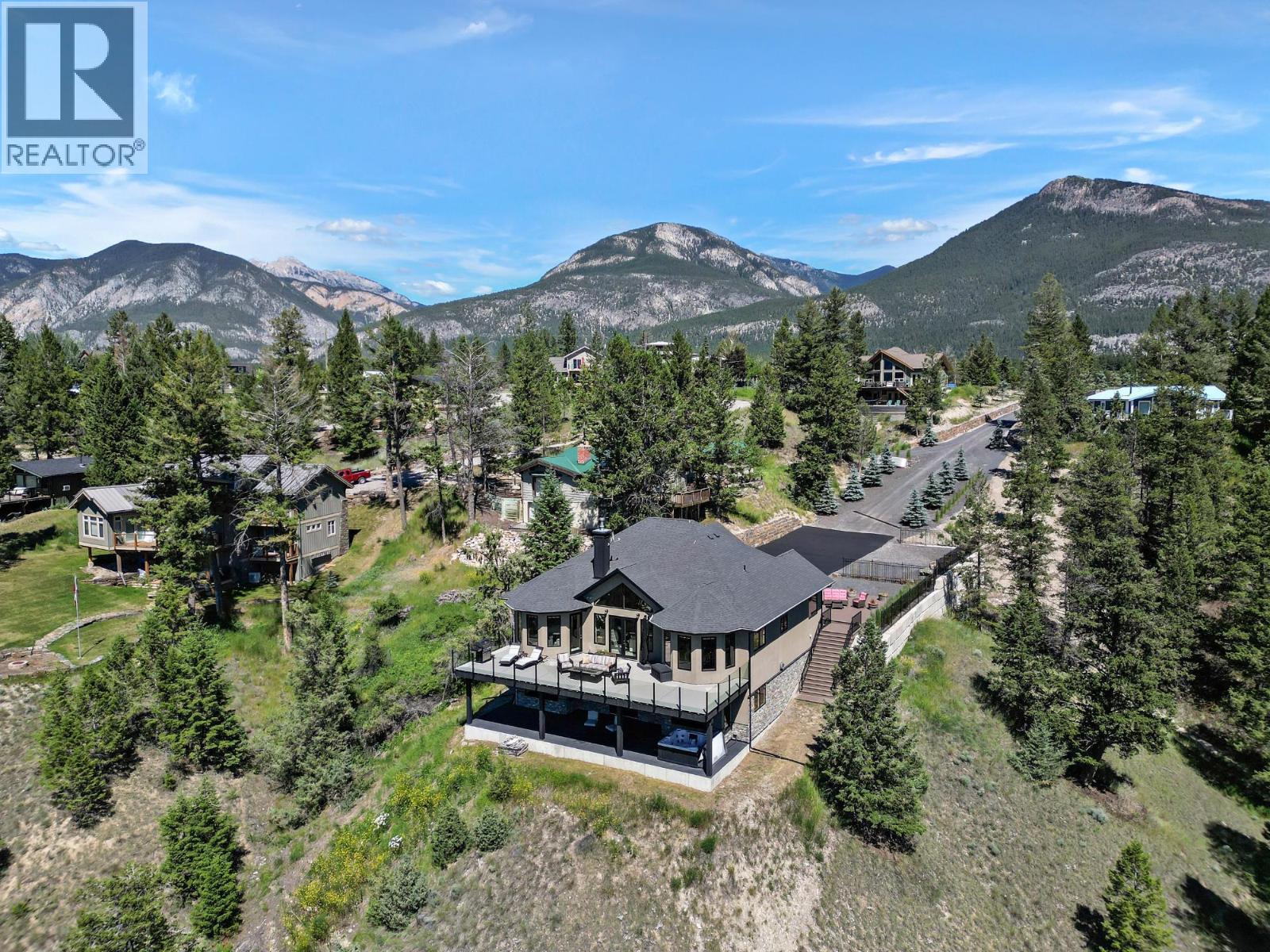 717 LAKEVIEW Drive, Invermere
