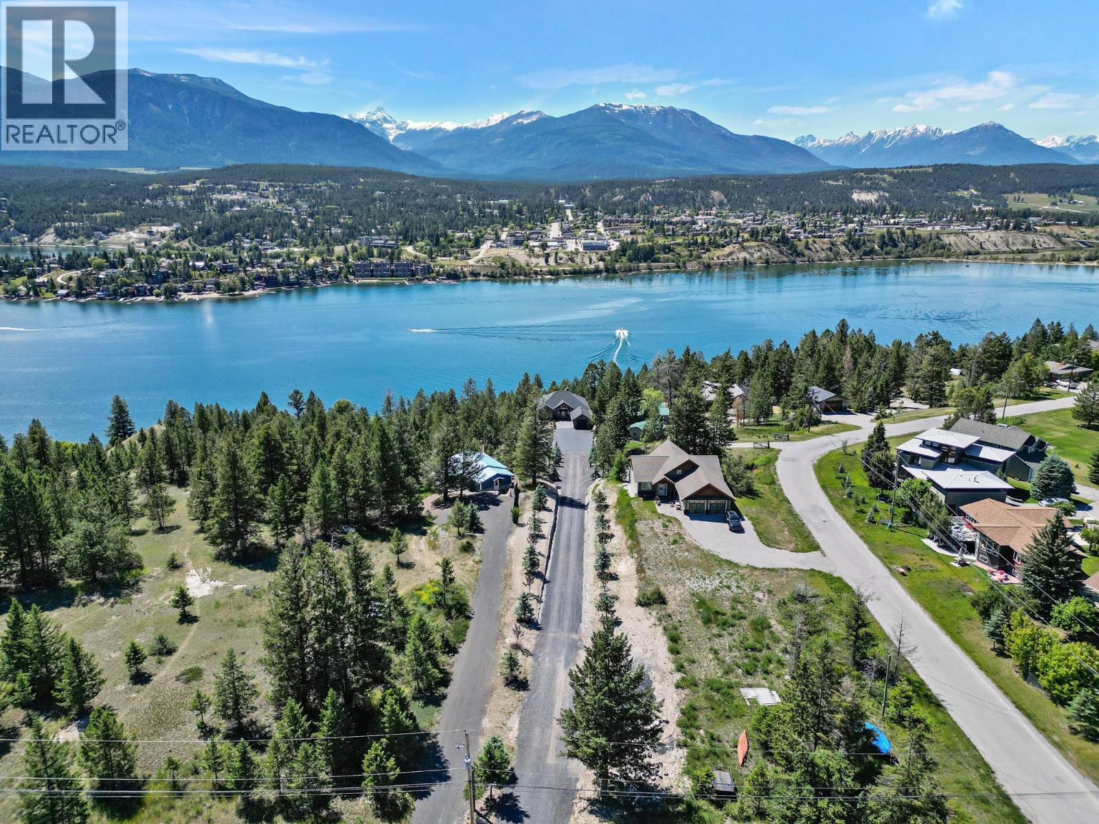 717 LAKEVIEW Drive, Invermere