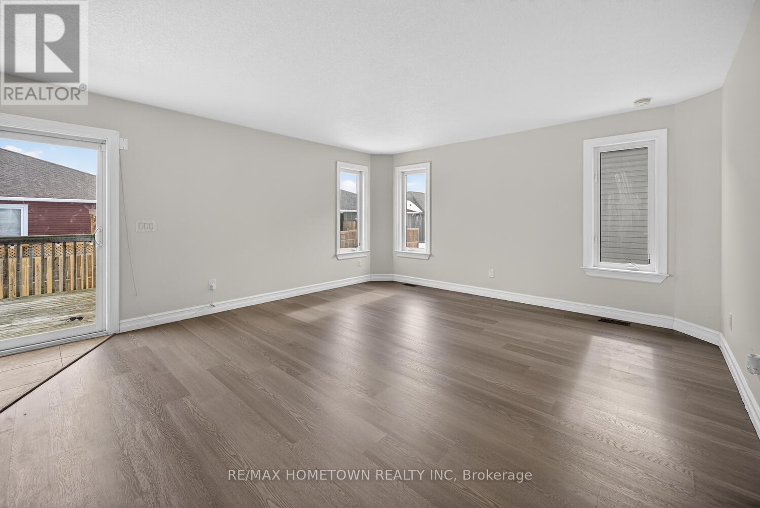 1147 MCCLURE CRESCENT - 15