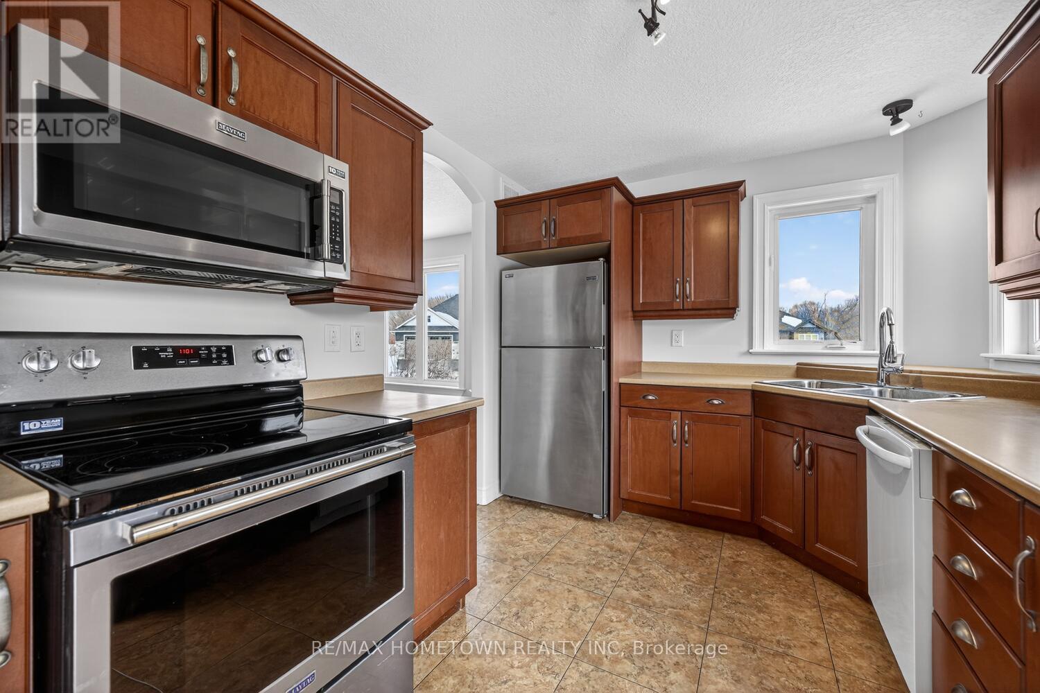 1147 MCCLURE CRESCENT - 20