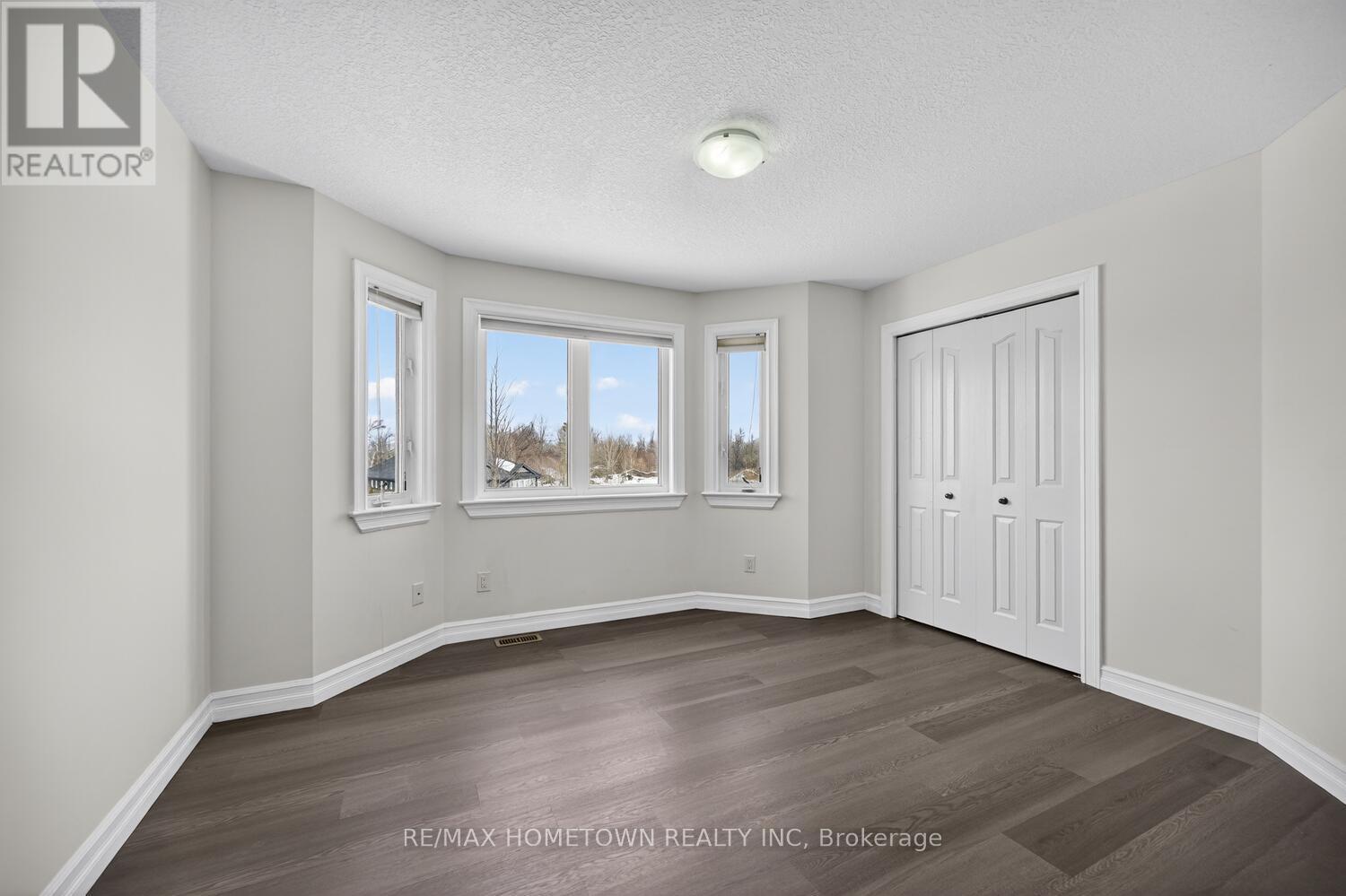 1147 MCCLURE CRESCENT - 29