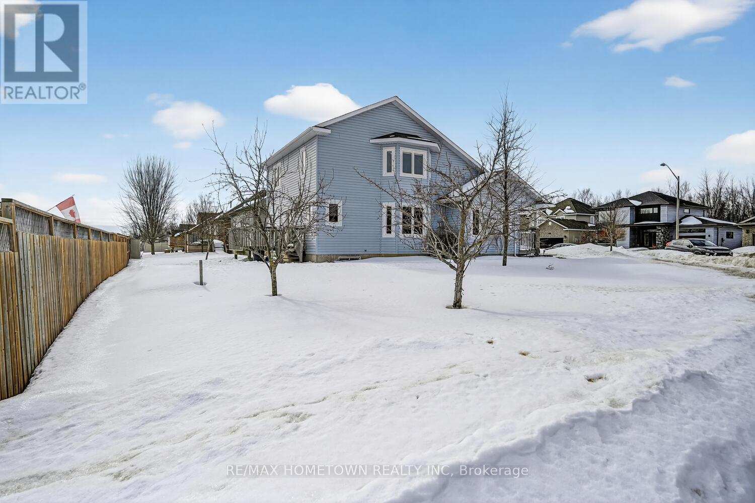 1147 MCCLURE CRESCENT - 3