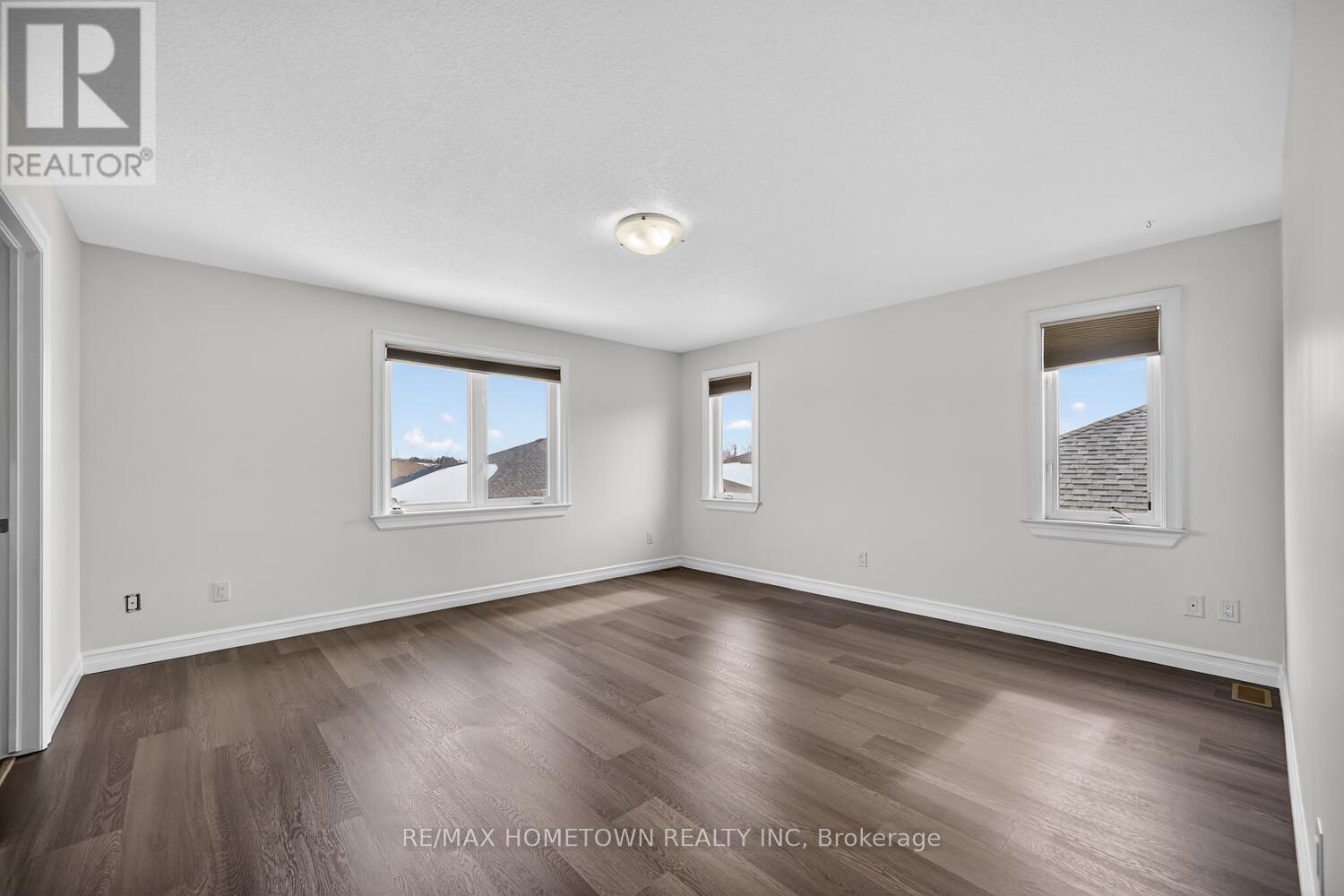 1147 MCCLURE CRESCENT - 34