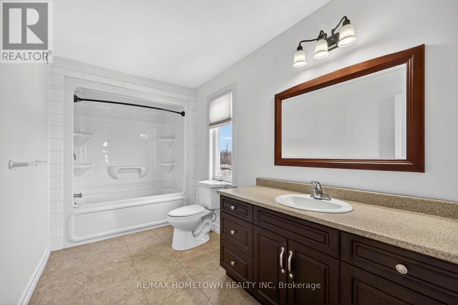 1147 MCCLURE CRESCENT - 36