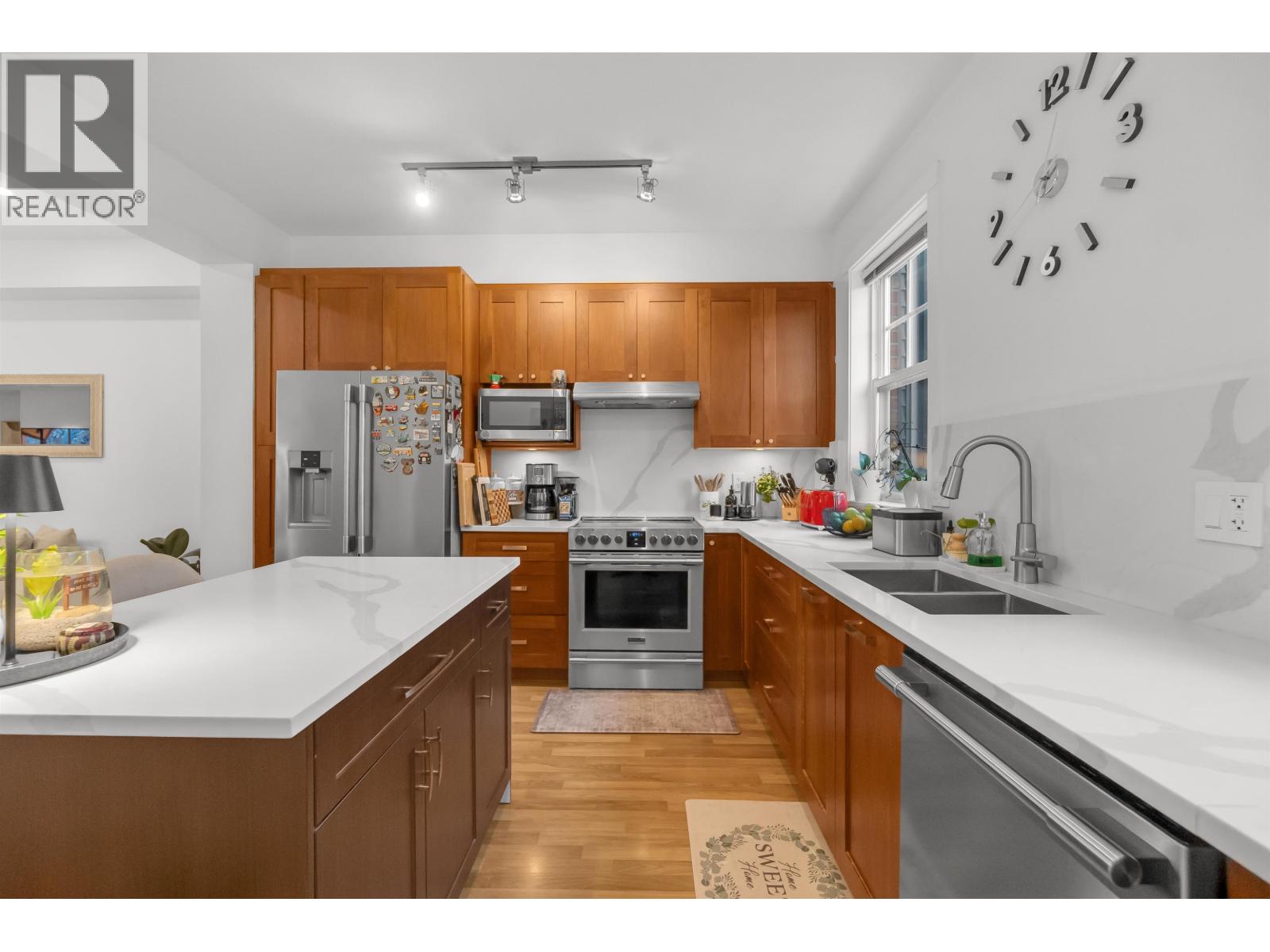 81 688 EDGAR AVENUE, Coquitlam