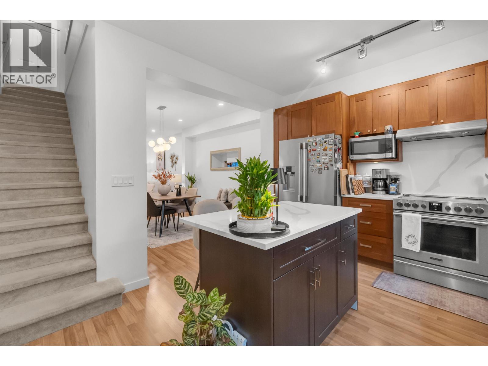 81 688 EDGAR AVENUE, Coquitlam