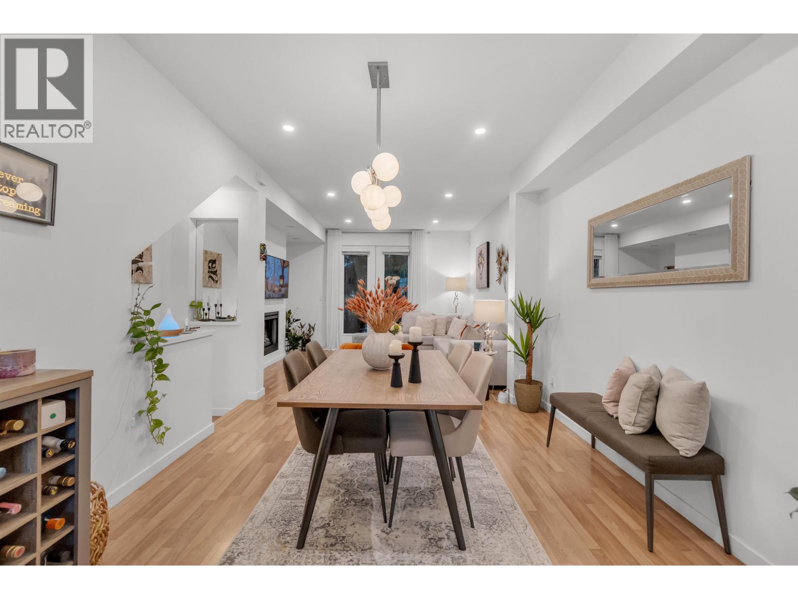 81 688 EDGAR AVENUE, Coquitlam