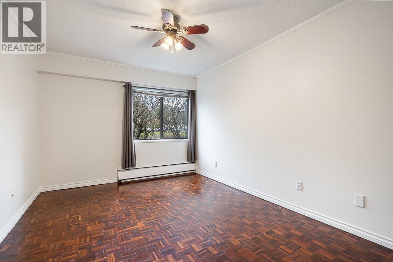 208 211 W 3RD STREET — photo 19