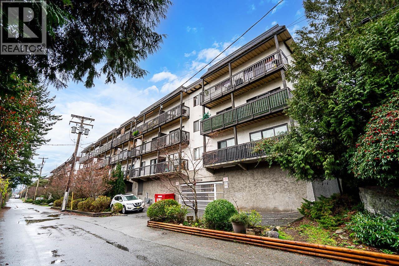 208 211 W 3RD STREET — photo 32
