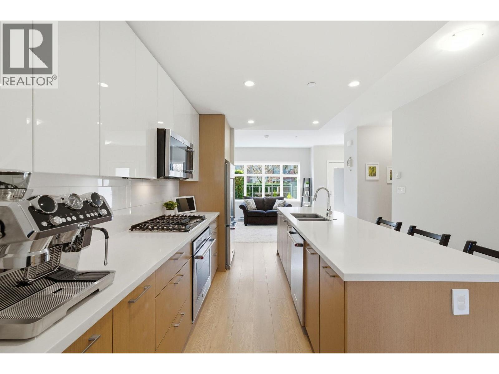 TH6 271 FRANCIS WAY, New Westminster