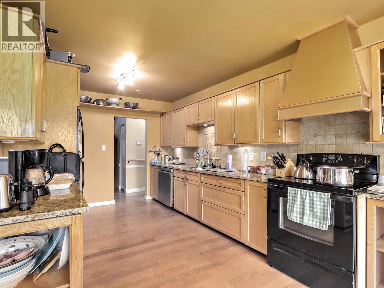 534 BEACHVIEW DRIVE, North Vancouver