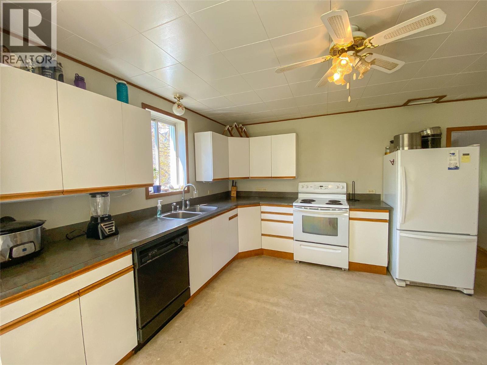 2158 MAKONIN ROAD - 6