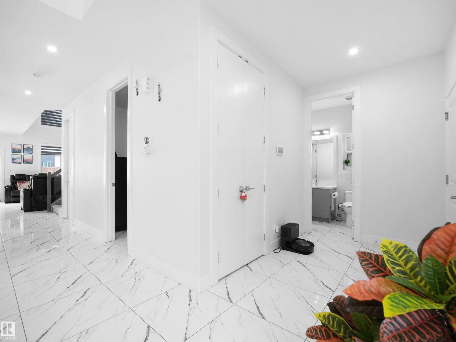 1208 25 ST NW NW, Edmonton